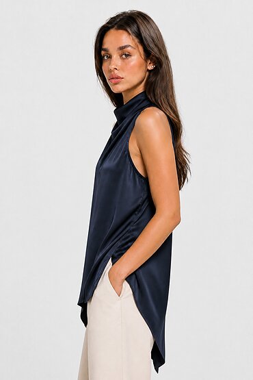 сатенен топ с драпирана яка